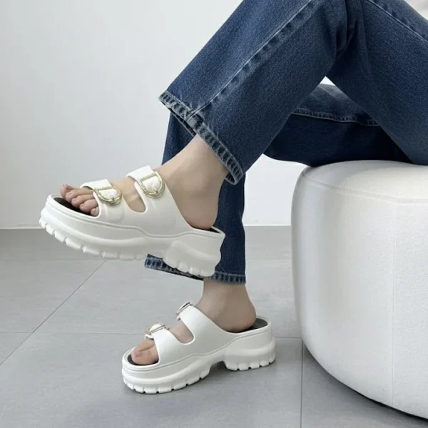 صندل دو سگک زنانه طلا M60 - Image 2